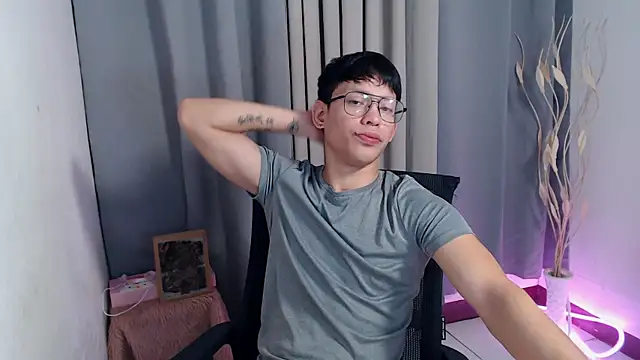 pinkcock froi2305 online show from 14, 4, 2026