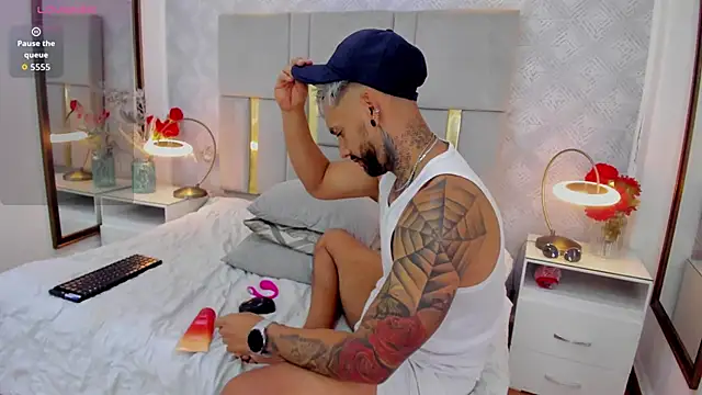 Valentiinoss online show from 11, 9, 2025