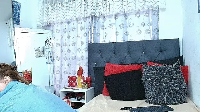 Victoriacoperino online show from 4, 11, 2025