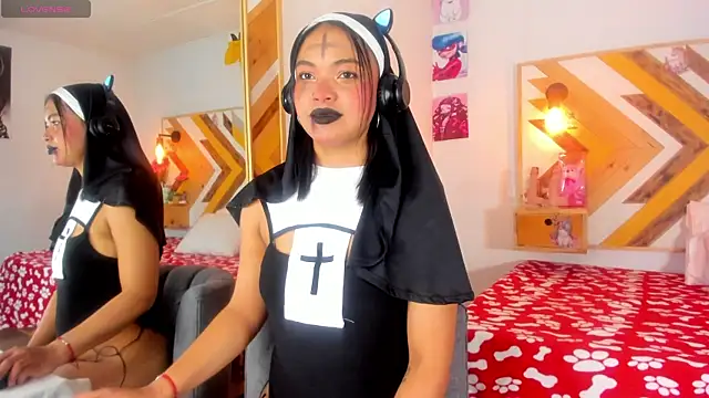 SoleneFontaine online show from 31, 10, 2025