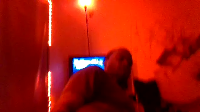 Snapshot of Nuttygmarley chatting on 8, 4, 2026 Nuttygmarley online show from 8, 4, 2026