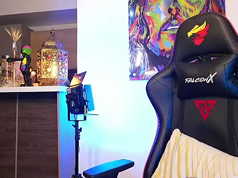 logan hugh8 online show from 13, 10, 2025