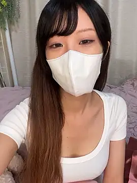 emiiiii1001 online show from 13, 9, 2025