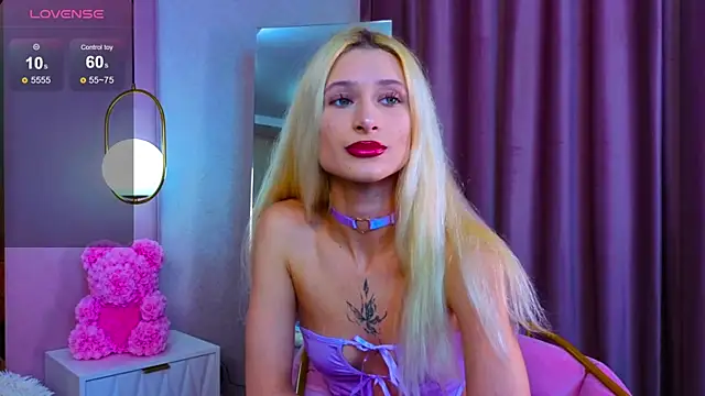 Monica Leen online show from 30, 10, 2025