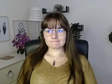 Snapshot of Julie_Diamond chatting on 22, 9, 2025 Julie Diamond online show from 22, 9, 2025
