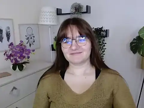 Snapshot of Julie_Diamond chatting on 17, 10, 2025 Julie Diamond online show from 17, 10, 2025