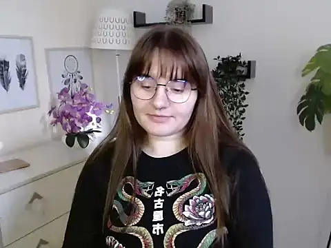 Snapshot of Julie_Diamond chatting on 22, 10, 2025 Julie Diamond online show from 22, 10, 2025