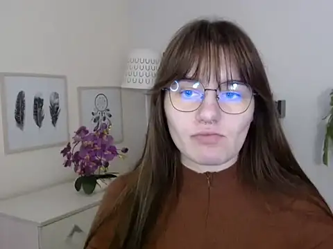 Julie Diamond online show from 1, 12, 2025