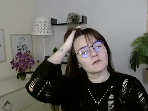 Julie Diamond online show from 16, 12, 2025