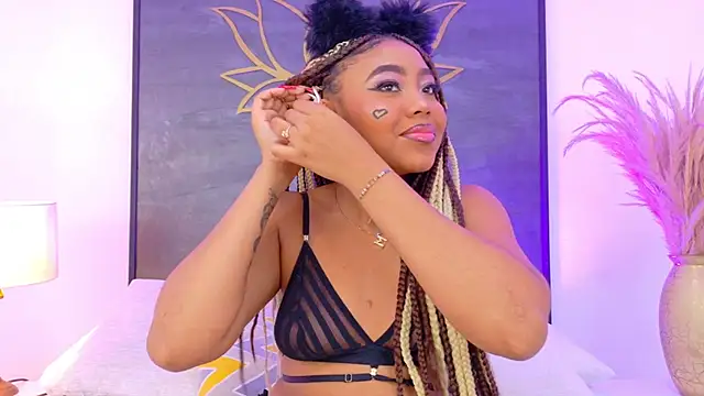 AngelaRoberts online show from 17, 11, 2025