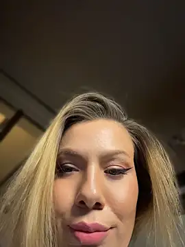 Snapshot of emmasweett11 chatting on 15, 7, 2026 emmasweett11 online show from 15, 7, 2026
