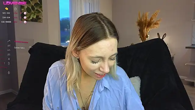 NyxaThorn online show from 11, 10, 2025