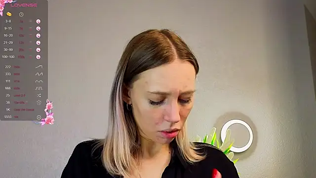 NyxaThorn online show from 24, 11, 2025