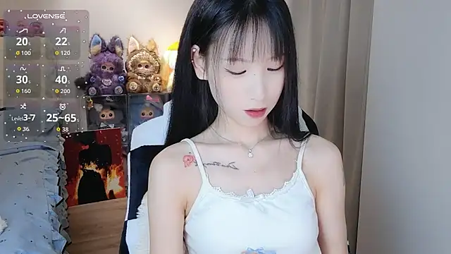 Snapshot of M-OTT_ chatting on 6, 5, 2026 M-OTT online show from 6, 5, 2026