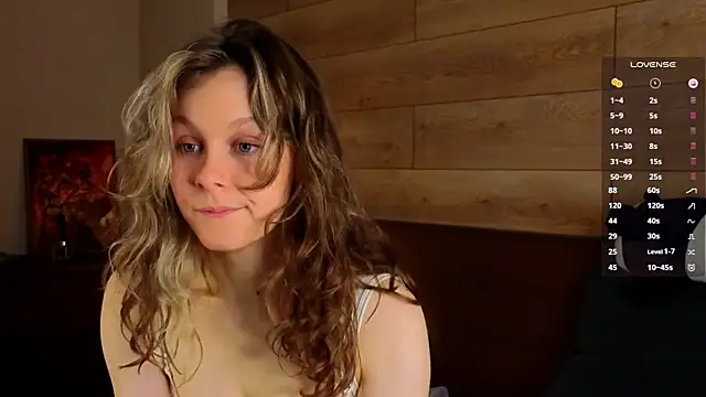 Snapshot of Tender_beauty chatting on 15, 5, 2026 Tender beauty online show from 15, 5, 2026