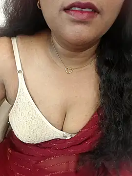 Snapshot of Aunty_Boy_143 chatting on 19, 4, 2026 Aunty Boy 143 online show from 19, 4, 2026