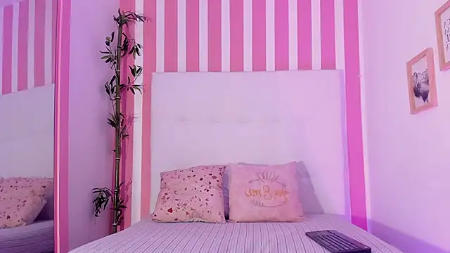 Maddy Norton online show from 25, 2, 2026