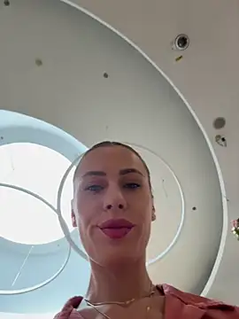 Snapshot of _JessyRey_ chatting on 27, 4, 2026 JessyRey online show from 27, 4, 2026