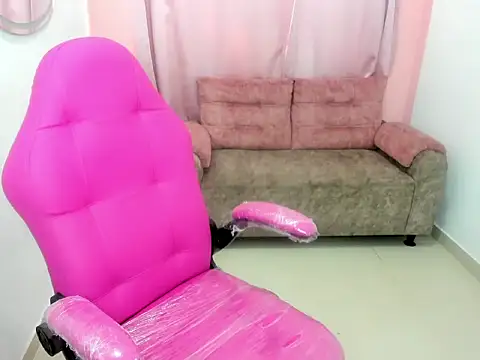 Snapshot of Emiss_Jones chatting on 30, 10, 2025 Emiss Jones online show from 30, 10, 2025