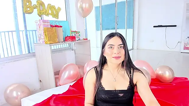 sashaa petit online show from 6, 10, 2025