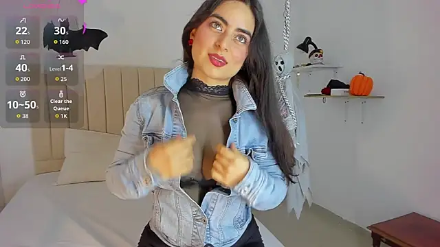 sashaa petit online show from 28, 10, 2025