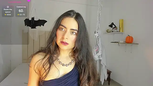 sashaa petit online show from 30, 10, 2025