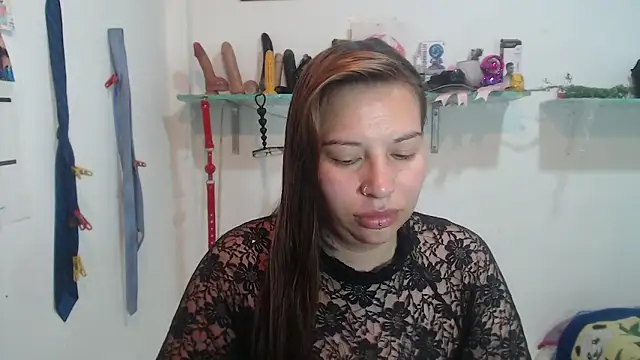 Snapshot of cloequeen15 chatting on 18, 9, 2025 cloequeen15 online show from 18, 9, 2025
