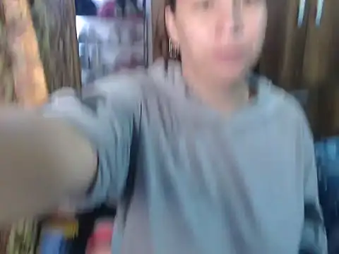 Snapshot of cloequeen15 chatting on 8, 1, 2026 cloequeen15 online show from 8, 1, 2026