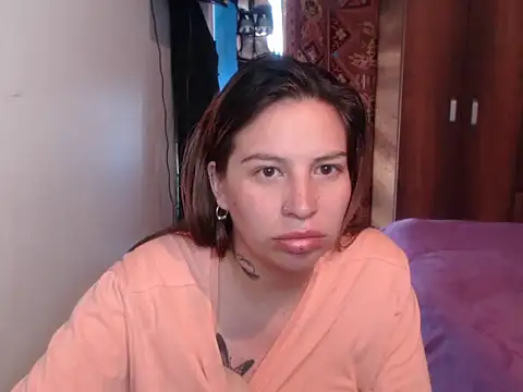 Snapshot of cloequeen15 chatting on 25, 2, 2026 cloequeen15 online show from 25, 2, 2026