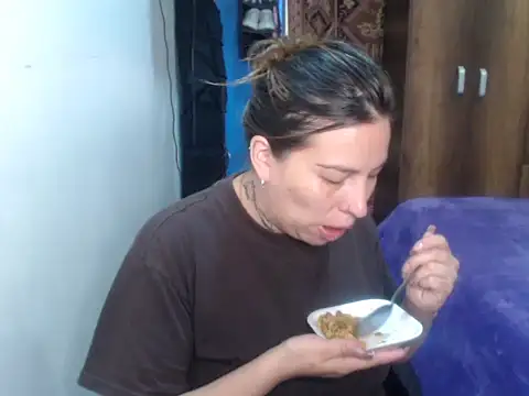 Snapshot of cloequeen15 chatting on 28, 2, 2026 cloequeen15 online show from 28, 2, 2026