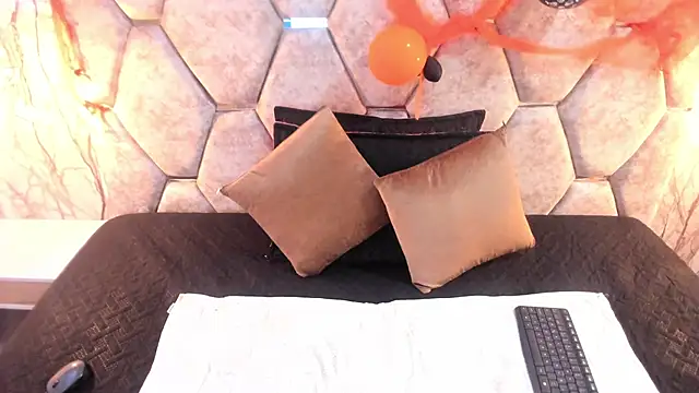 EXOTIC EBONY  online show from 30, 10, 2025