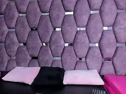 Snapshot of hazel_18_ chatting on 9, 4, 2026 hazel 18 online show from 9, 4, 2026