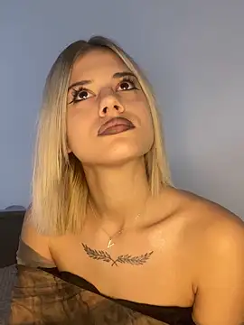 Snapshot of AishaKali chatting on 9, 10, 2025 AishaKali online show from 9, 10, 2025