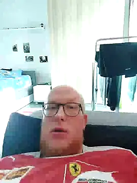 Snapshot of geilerd122 chatting on 2, 10, 2025 geilerd122 online show from 2, 10, 2025