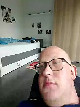 Snapshot of geilerd122 chatting on 8, 10, 2025 geilerd122 online show from 8, 10, 2025