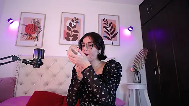 Snapshot of barbyehot chatting on 21, 11, 2025 barbyehot online show from 21, 11, 2025