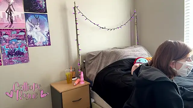 Snapshot of callioperogue chatting on 4, 10, 2025 callioperogue online show from 4, 10, 2025