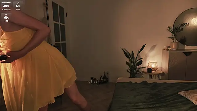 NinaNightt online show from 15, 9, 2025