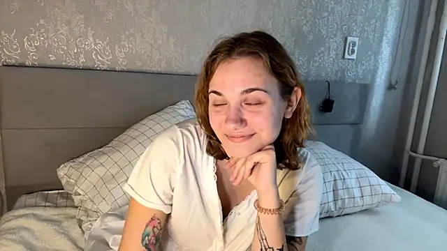 SunPunnyGirl online show from 13, 10, 2025