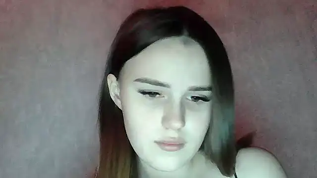 SweetLoraa online show from 3, 3, 2026