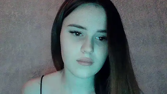 SweetLoraa online show from 4, 3, 2026