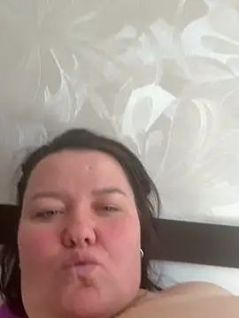 SunnyLeila2101 online show from 6, 4, 2026