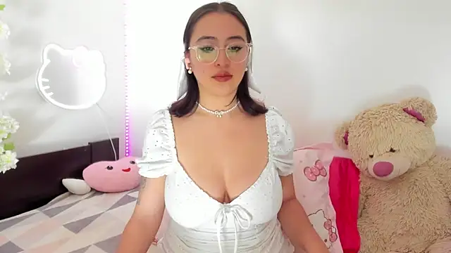 Snapshot of Sweet_Agata1 chatting on 15, 5, 2026 Sweet Agata1 online show from 15, 5, 2026