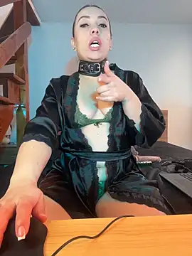 Snapshot of Moon_Blake chatting on 3, 10, 2025 Moon Blake online show from 3, 10, 2025