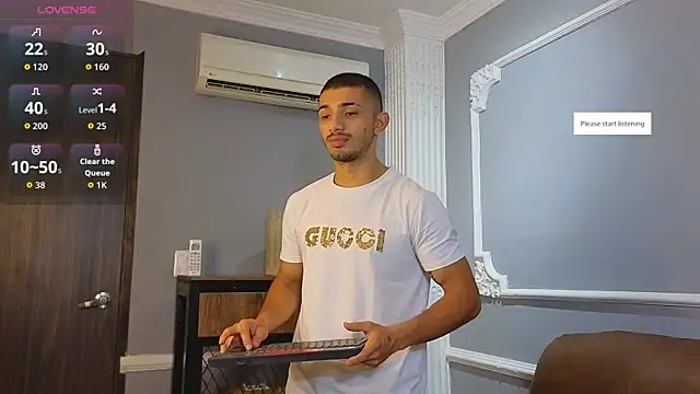 Snapshot of ArturoCardona_ chatting on 7, 10, 2025 ArturoCardona online show from 7, 10, 2025