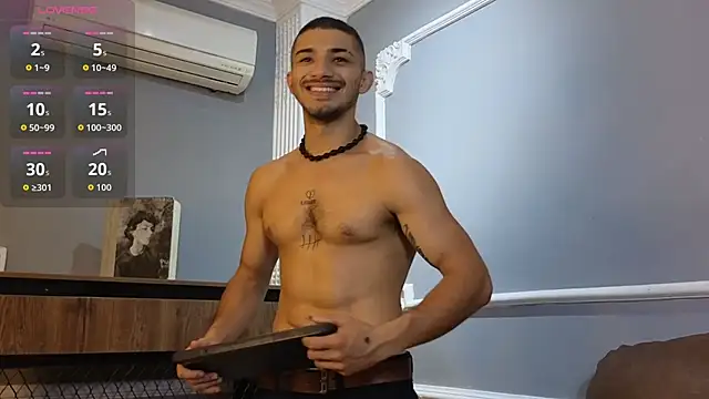 Snapshot of ArturoCardona_ chatting on 8, 10, 2025 ArturoCardona online show from 8, 10, 2025