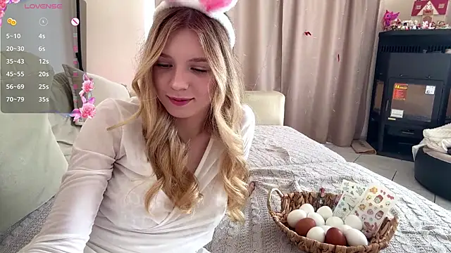 FruityXo online show from 5, 4, 2026