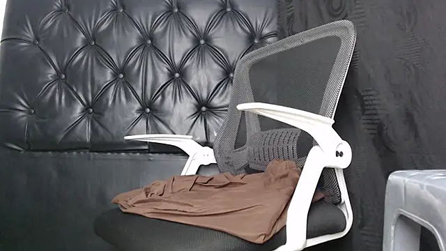 Black penis25 online show from 13, 11, 2025