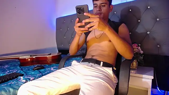 Charlie Cock  online show from 12, 11, 2025