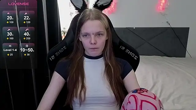 Snapshot of Luna_Navy chatting on 13, 9, 2025 Luna Navy online show from 13, 9, 2025